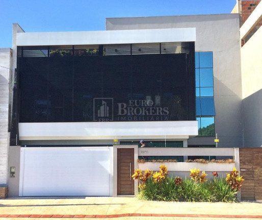 Imagem Sobrado com 3 Quartos à Venda, 210 m² em Centro - Balneário Camboriú