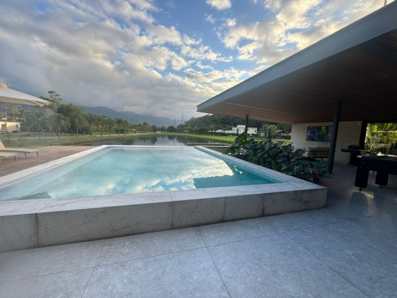 Imagem Casa de Condomínio com 7 Quartos à Venda, 1.900 m² em Centro - Mangaratiba