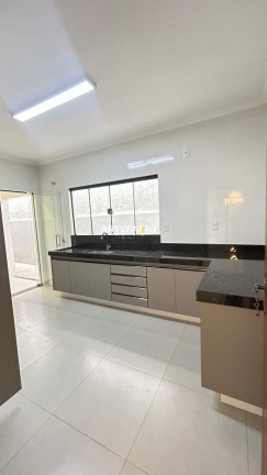 Imagem Casa com 4 Quartos à Venda, 300 m² Imagem Casa com 4 Quartos à Venda, 300 m²