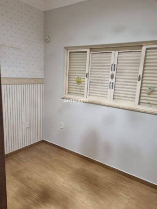 Imagem Casa com 2 Quartos à Venda, 251 m² Imagem Casa com 2 Quartos à Venda, 251 m²