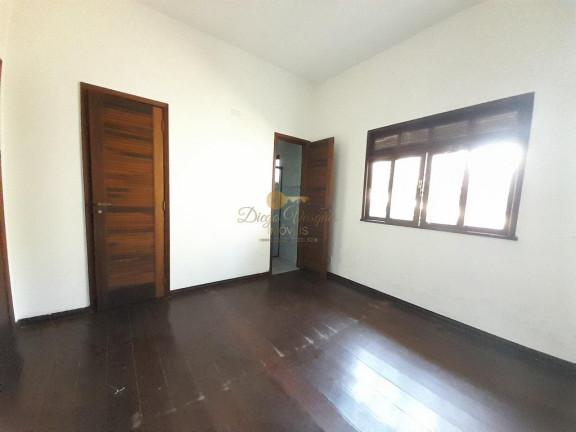 Imagem Casa com 3 Quartos à Venda, 525 m² em Pessegueiros - Teresópolis