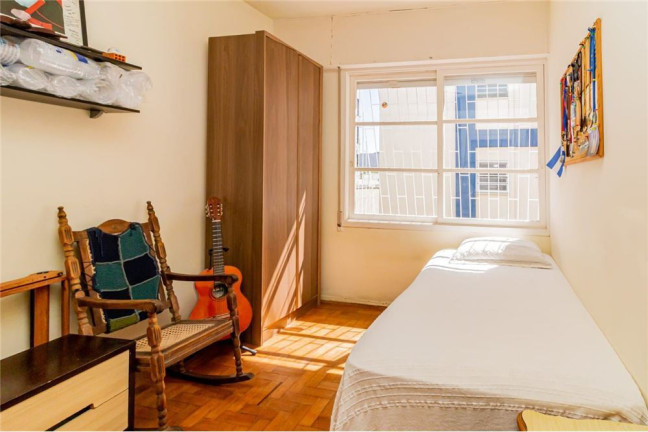 Imagem Imóvel com 3 Quartos à Venda, em Menino Deus - Porto Alegre Imagem Imóvel com 3 Quartos à Venda, em Menino Deus - Porto Alegre