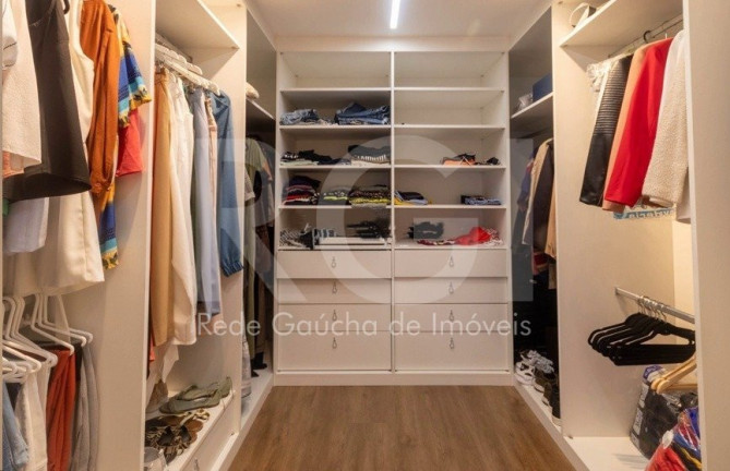 Imagem Casa com 3 Quartos à Venda, 240 m² em Jardim Itu - Porto Alegre Imagem Casa com 3 Quartos à Venda, 240 m² em Jardim Itu - Porto Alegre