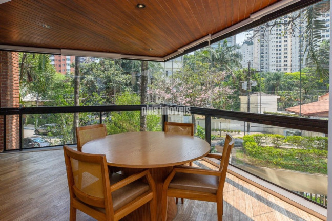 Imagem Apartamento com 3 Quartos à Venda, 234 m² em Moema - São Paulo