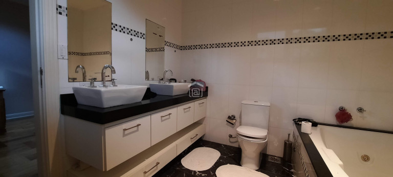 Imagem Casa com 3 Quartos à Venda, 365 m² em Bortolan - Poços De Caldas Imagem Casa com 3 Quartos à Venda, 365 m² em Bortolan - Poços De Caldas