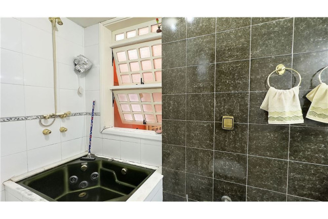 Imagem Casa com 3 Quartos à Venda,  em Passo Da Areia - Porto Alegre