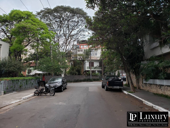 Imagem Sobrado com 4 Quartos à Venda, em Vila Madalena - São Paulo Imagem Sobrado com 4 Quartos à Venda, em Vila Madalena - São Paulo