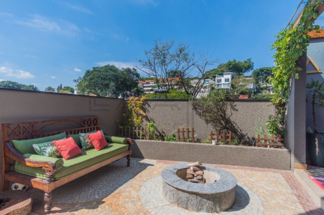 Imagem Casa com 5 Quartos à Venda, 720 m² em Pacaembu - São Paulo Imagem Casa com 5 Quartos à Venda, 720 m² em Pacaembu - São Paulo