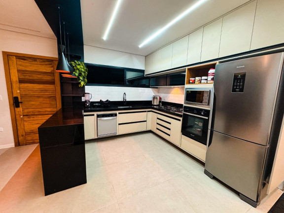 Imagem Sobrado com 3 Quartos à Venda, 111 m² em Cidade Jardim - Caraguatatuba Imagem Sobrado com 3 Quartos à Venda, 111 m² em Cidade Jardim - Caraguatatuba