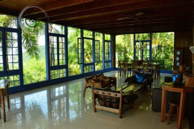Imagem Casa com 4 Quartos à Venda, 360 m²