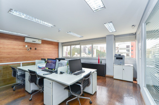 Sala Comercial à Venda, 140 m² em Vila Andrade - São Paulo