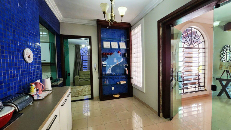Imagem Casa com 4 Quartos à Venda, 385 m² em Adrianópolis - Manaus Imagem Casa com 4 Quartos à Venda, 385 m² em Adrianópolis - Manaus