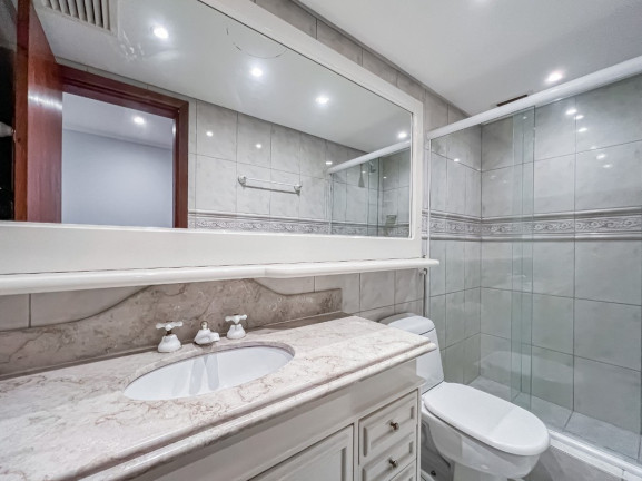 Imagem Apartamento com 3 Quartos à Venda, 182 m² em Moinhos De Vento - Porto Alegre Imagem Apartamento com 3 Quartos à Venda, 182 m² em Moinhos De Vento - Porto Alegre