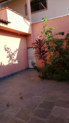 Imagem Imóvel com 4 Quartos à Venda, 250 m² em Campo Grande - Rio De Janeiro Imagem Imóvel com 4 Quartos à Venda, 250 m² em Campo Grande - Rio De Janeiro