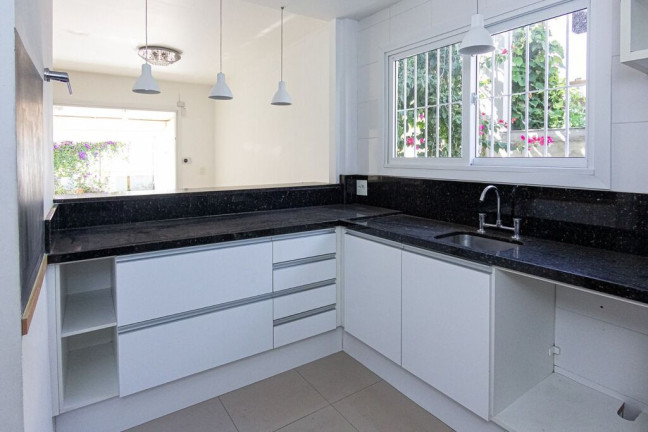 Imagem Casa com 3 Quartos à Venda, 141 m² em Lomba Do Pinheiro - Porto Alegre Imagem Casa com 3 Quartos à Venda, 141 m² em Lomba Do Pinheiro - Porto Alegre