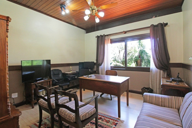 Imagem Casa com 4 Quartos à Venda, 450 m² em Santa Tereza - Porto Alegre Imagem Casa com 4 Quartos à Venda, 450 m² em Santa Tereza - Porto Alegre