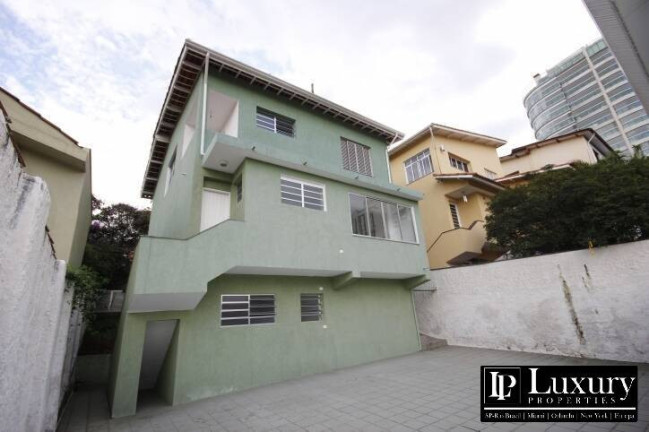Imagem Casa com 3 Quartos à Venda, 380 m² em Pacaembu - São Paulo Imagem Casa com 3 Quartos à Venda, 380 m² em Pacaembu - São Paulo