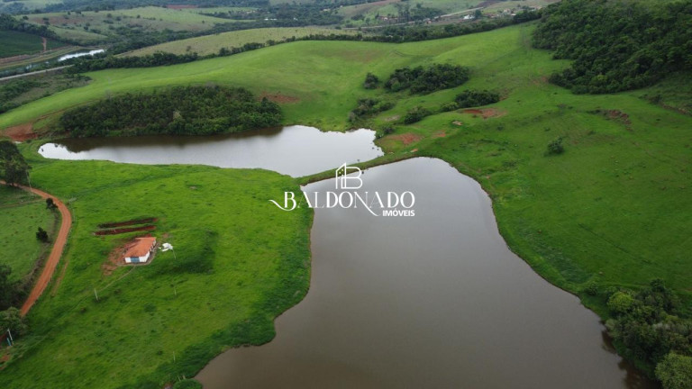Imagem Imóvel com 4 Quartos à Venda, 726.000 m² em Centro - Monte Sião Imagem Imóvel com 4 Quartos à Venda, 726.000 m² em Centro - Monte Sião
