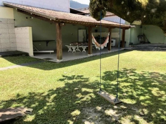 Imagem Casa com 4 Quartos à Venda, 240 m² em Centro - Ubatuba