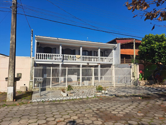 Sobrado com 5 Quartos à Venda, 330 m² em Balneário Santa Terezinha - Pontal Do Paraná