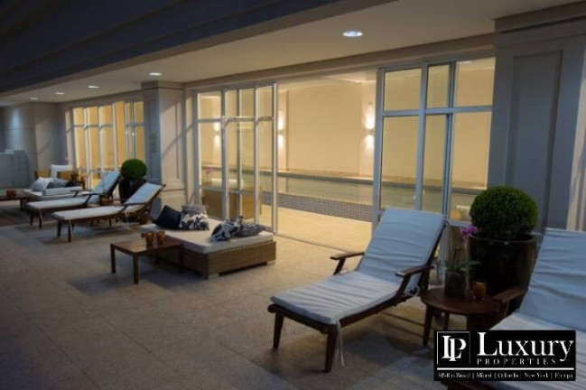 Imagem Apartamento com 4 Quartos à Venda, 250 m² em Aclimação - São Paulo