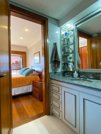 Imagem Apartamento com 3 Quartos à Venda, 140 m² em Rio Branco - Porto Alegre Imagem Apartamento com 3 Quartos à Venda, 140 m² em Rio Branco - Porto Alegre