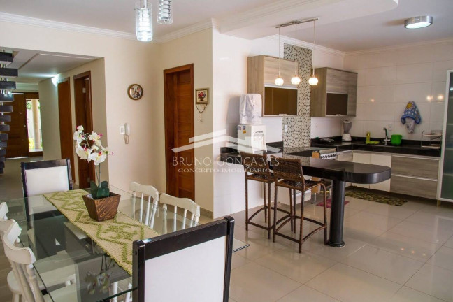 Imagem Casa com 4 Quartos à Venda, em Porto Seguro Imagem Casa com 4 Quartos à Venda, em Porto Seguro