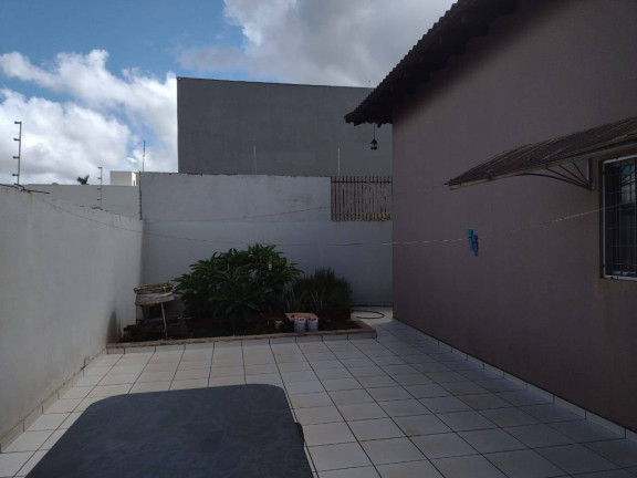 Casa com 3 Quartos à Venda, 200 m² em Jardim Imperial - Arapongas