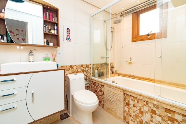 Imagem Casa com 3 Quartos à Venda, 156 m² em Cristo Redentor - Porto Alegre Imagem Casa com 3 Quartos à Venda, 156 m² em Cristo Redentor - Porto Alegre