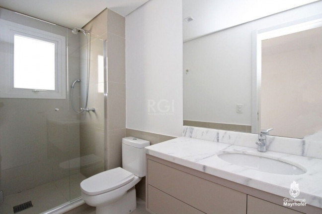 Imagem Imóvel com 4 Quartos à Venda, 159 m² em Menino Deus - Porto Alegre Imagem Imóvel com 4 Quartos à Venda, 159 m² em Menino Deus - Porto Alegre