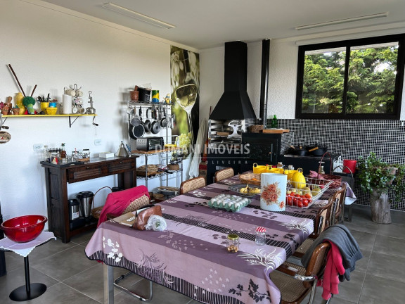 Imagem Casa com 4 Quartos à Venda, 197 m² em Região Do Alto Da Boa Vista - Campos Do Jordão Imagem Casa com 4 Quartos à Venda, 197 m² em Região Do Alto Da Boa Vista - Campos Do Jordão