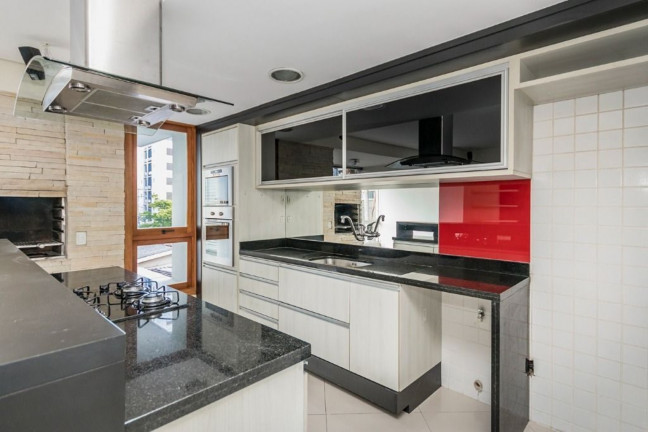 Imagem Imóvel com 2 Quartos à Venda, 83 m² em Jardim Botânico - Porto Alegre Imagem Imóvel com 2 Quartos à Venda, 83 m² em Jardim Botânico - Porto Alegre