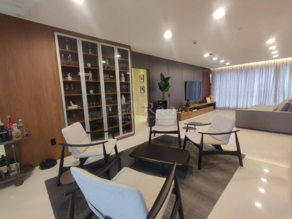 Apartamento com 4 Quartos à Venda, 265 m² em Centro - Balneário Camboriú
