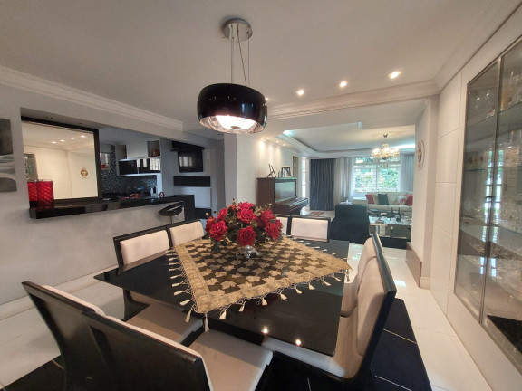 Imagem Casa com 3 Quartos à Venda, 252 m² em Jardim Social - Curitiba Imagem Casa com 3 Quartos à Venda, 252 m² em Jardim Social - Curitiba