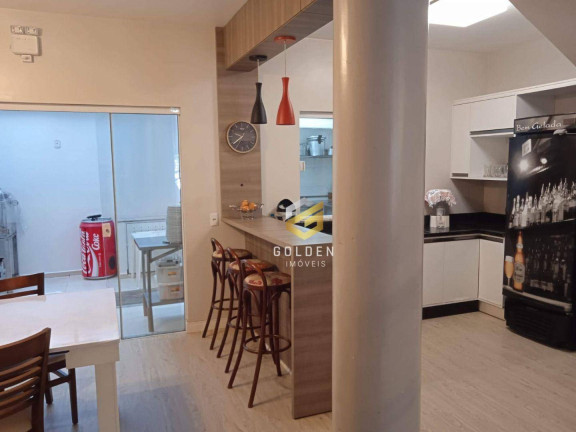Imagem Sobrado com 3 Quartos à Venda, 180 m² em Centro - Balneário Camboriú Imagem Sobrado com 3 Quartos à Venda, 180 m² em Centro - Balneário Camboriú