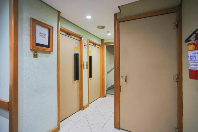Imagem Imóvel com 2 Quartos à Venda, em Moinhos De Vento - Porto Alegre Imagem Imóvel com 2 Quartos à Venda, em Moinhos De Vento - Porto Alegre