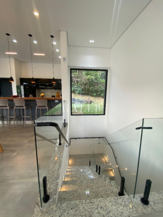 Imagem Casa com 3 Quartos à Venda, 361 m² em Clube Da Montanha - Atibaia Imagem Casa com 3 Quartos à Venda, 361 m² em Clube Da Montanha - Atibaia