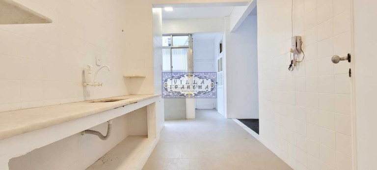 Imagem Apartamento com 4 Quartos à Venda, 151 m² em Copacabana - Rio De Janeiro Imagem Apartamento com 4 Quartos à Venda, 151 m² em Copacabana - Rio De Janeiro