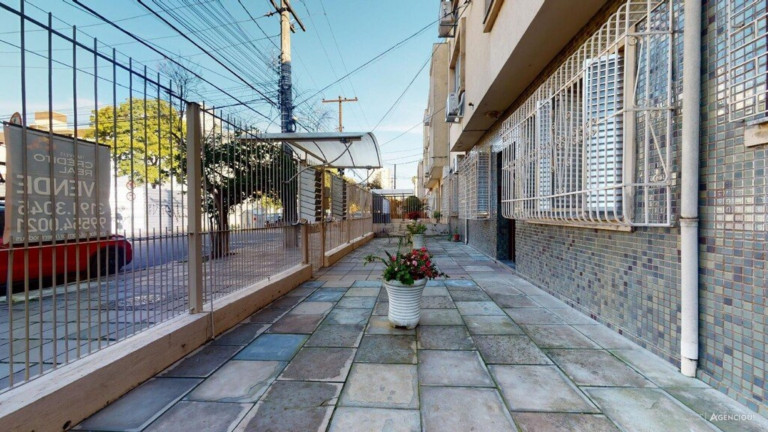 Imagem Imóvel com 2 Quartos à Venda, 64 m² em Menino Deus - Porto Alegre Imagem Imóvel com 2 Quartos à Venda, 64 m² em Menino Deus - Porto Alegre