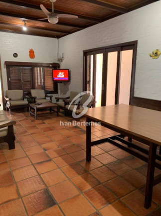 Imagem Casa com 4 Quartos para Temporada, em Centro - Bombinhas Imagem Casa com 4 Quartos para Temporada, em Centro - Bombinhas