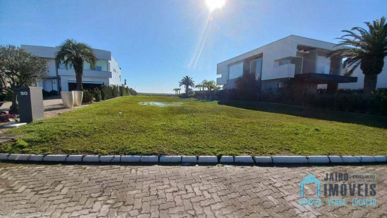 Terreno à Venda, 1.152 m² em Centro - Imbé