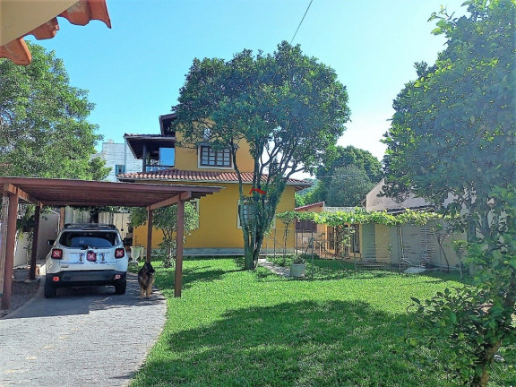 Imagem Sobrado com 3 Quartos à Venda, 450 m² em Muquem - Florianópolis