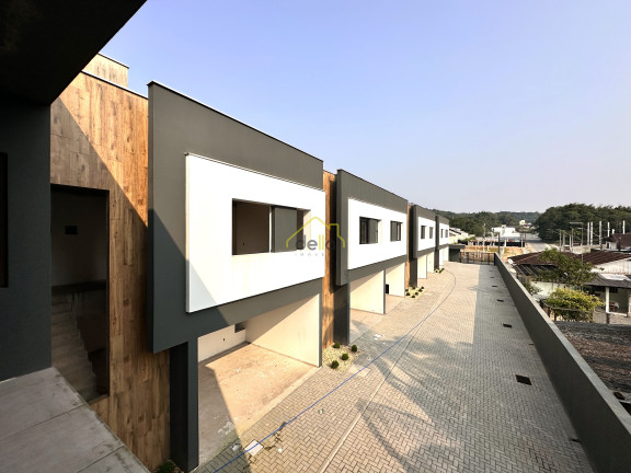 Imagem Casa com 3 Quartos à Venda, 183 m² em Glória - Joinville Imagem Casa com 3 Quartos à Venda, 183 m² em Glória - Joinville