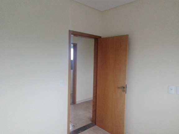 Imagem Sobrado com 3 Quartos para Alugar, em Arapongas Imagem Sobrado com 3 Quartos para Alugar, em Arapongas