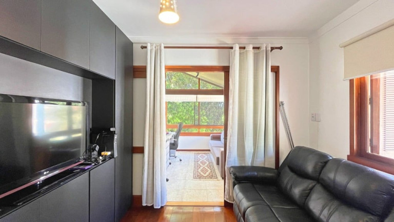 Imagem Casa com 3 Quartos à Venda, 172 m² em Teresópolis - Porto Alegre Imagem Casa com 3 Quartos à Venda, 172 m² em Teresópolis - Porto Alegre