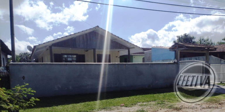 Imagem Casa com 2 Quartos à Venda, 375 m² em Piçarras - Guaratuba Imagem Casa com 2 Quartos à Venda, 375 m² em Piçarras - Guaratuba