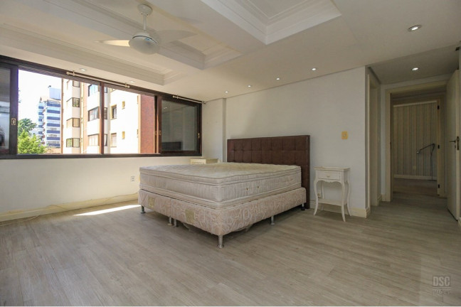 Imagem Apartamento com 3 Quartos à Venda, 137 m² em Petrópolis - Porto Alegre Imagem Apartamento com 3 Quartos à Venda, 137 m² em Petrópolis - Porto Alegre