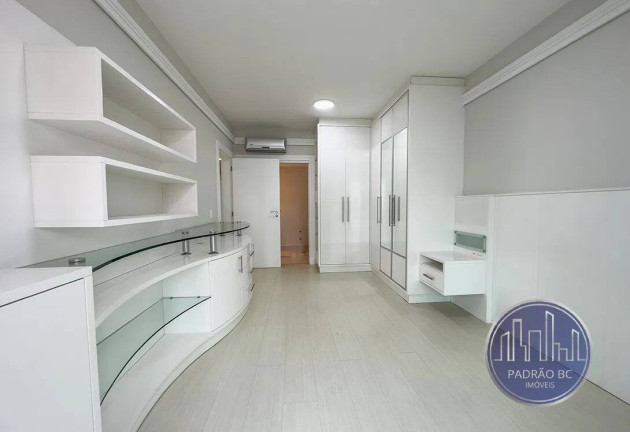 Imagem Apartamento com 3 Quartos à Venda, 138 m² em Centro - Balneário Camboriú Imagem Apartamento com 3 Quartos à Venda, 138 m² em Centro - Balneário Camboriú