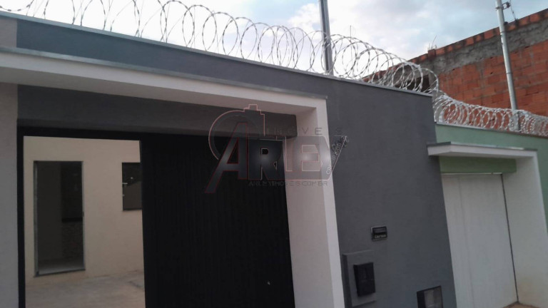 Imagem Casa com 3 Quartos à Venda, em Montes Claros Imagem Casa com 3 Quartos à Venda, em Montes Claros