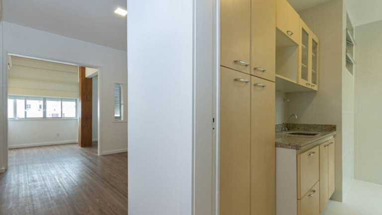 Imagem Imóvel com 1 Quarto à Venda, 64 m² em Ipanema - Rio De Janeiro Imagem Imóvel com 1 Quarto à Venda, 64 m² em Ipanema - Rio De Janeiro